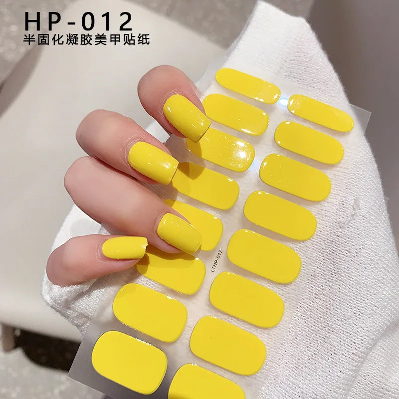Uñas en gel semicurado UV – 16 tiras adhesivas 5D de larga duración, acabado profesional