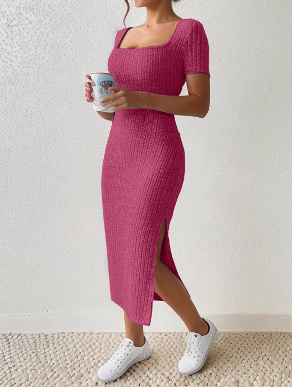 Summer dress – Square neck, short sleeves and elegant knitted slit