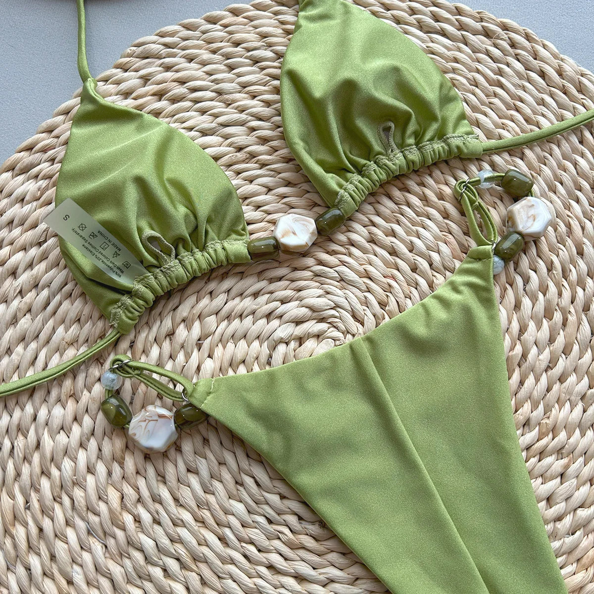 Bikini verde oliva con cuentas decorativas – Top triangular y braguita brasileña para mujer