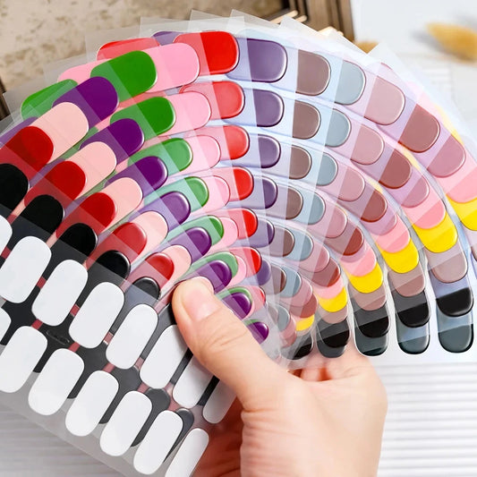 Uñas en gel semicurado UV – 16 tiras adhesivas 5D de larga duración, acabado profesional